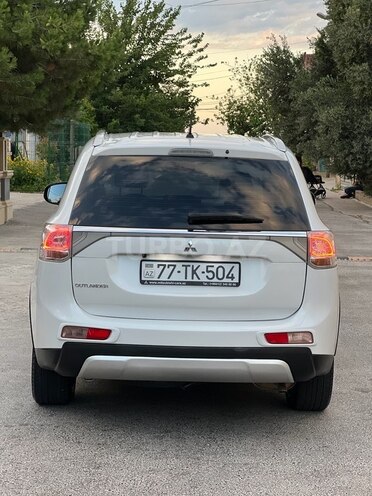 Mitsubishi Outlander 2015, 171,200 km - 2.4 l - Bakı