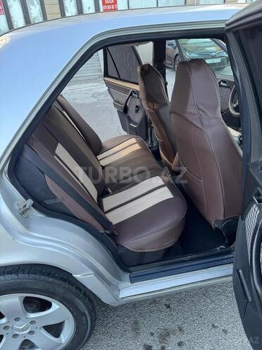 Mercedes E 220 1995, 322,000 km - 2.2 l - Sumqayıt