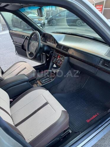 Mercedes E 220 1995, 322,000 km - 2.2 l - Sumqayıt