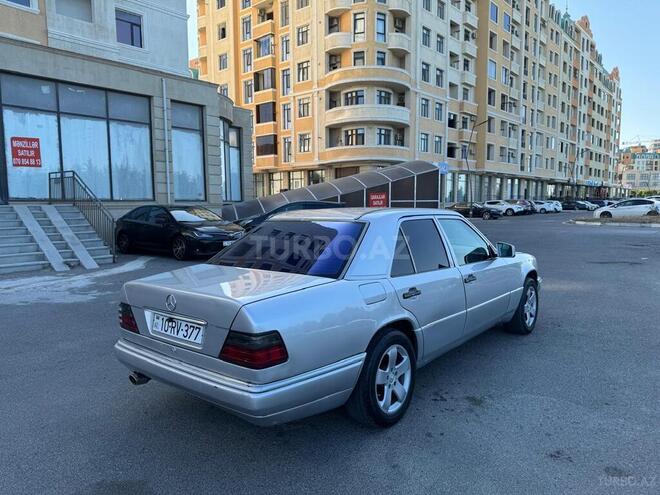 Mercedes E 220 1995, 322,000 km - 2.2 l - Sumqayıt