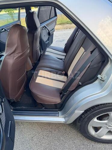 Mercedes E 220 1995, 322,000 km - 2.2 l - Sumqayıt