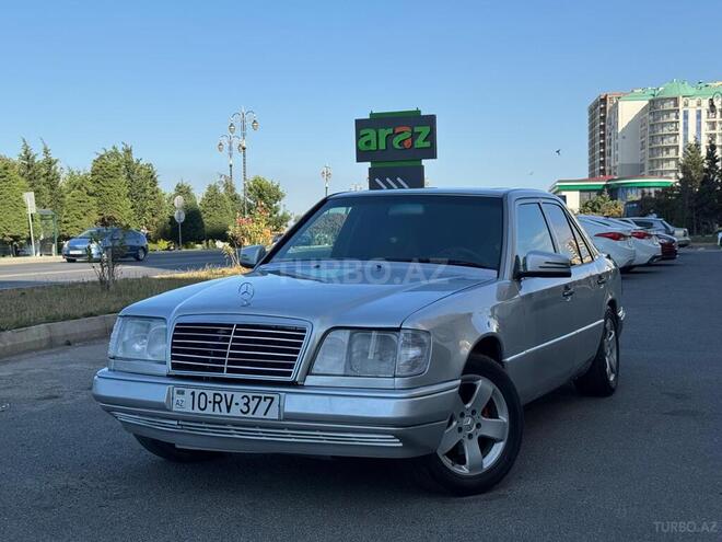 Mercedes E 220 1995, 322,000 km - 2.2 l - Sumqayıt