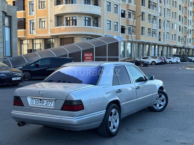 Mercedes E 220 1995, 322,000 km - 2.2 l - Sumqayıt