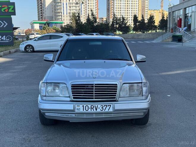 Mercedes E 220 1995, 322,000 km - 2.2 l - Sumqayıt