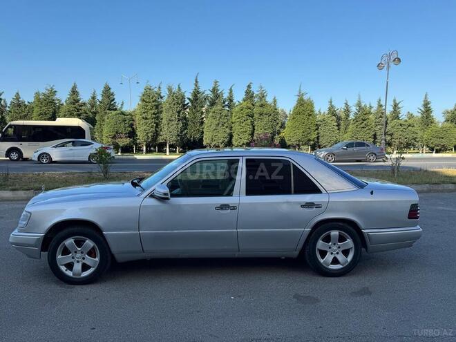 Mercedes E 220 1995, 322,000 km - 2.2 l - Sumqayıt
