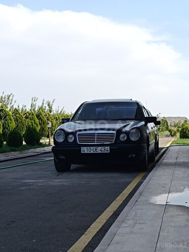 Mercedes E 240 1997, 265,012 km - 2.4 l - Naxçıvan