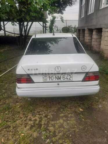 Mercedes E 250 1999, 500,000 km - 2.5 l - Astara