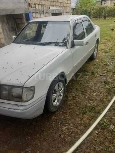 Mercedes E 250 1999, 500,000 km - 2.5 l - Astara