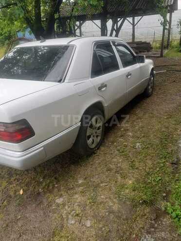 Mercedes E 250 1999, 500,000 km - 2.5 l - Astara