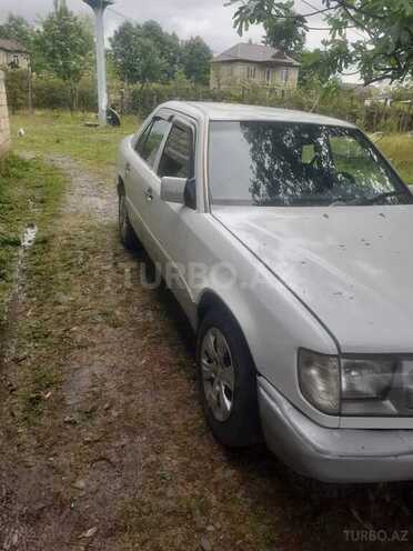 Mercedes E 250 1999, 500,000 km - 2.5 l - Astara