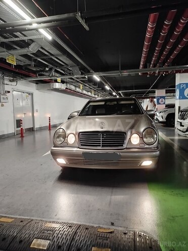Mercedes E 230 1998, 338,000 km - 2.3 l - Bakı
