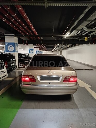 Mercedes E 230 1998, 338,000 km - 2.3 l - Bakı