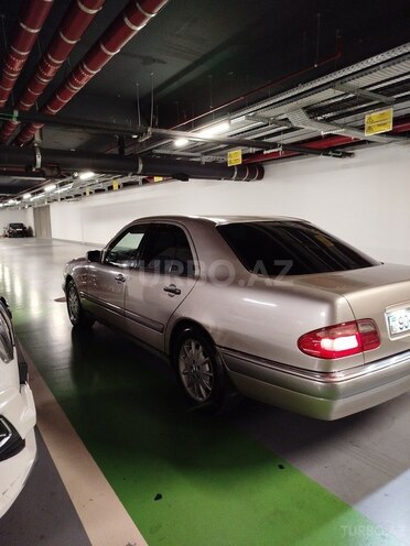 Mercedes E 230 1998, 338,000 km - 2.3 l - Bakı
