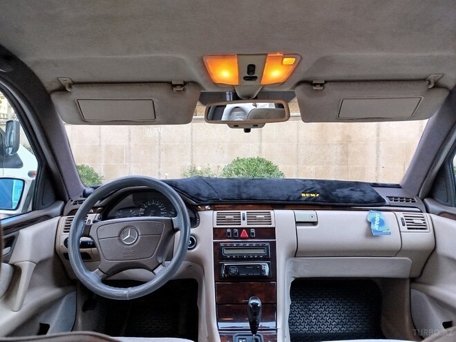 Mercedes E 230 1998, 338,000 km - 2.3 l - Bakı