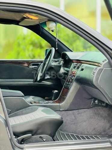 Mercedes E 230 1995, 295,715 km - 2.3 l - İmişli