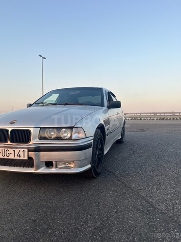 BMW 318 1991, 150,000 km - 1.8 l - Bakı