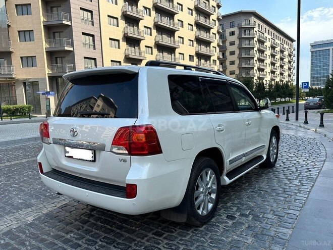 Toyota Land Cruiser-10