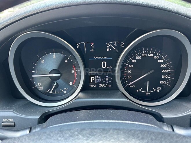Toyota Land Cruiser-6