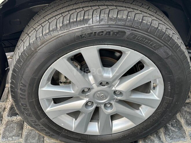 Toyota Land Cruiser-2