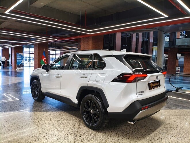 Toyota RAV4-5