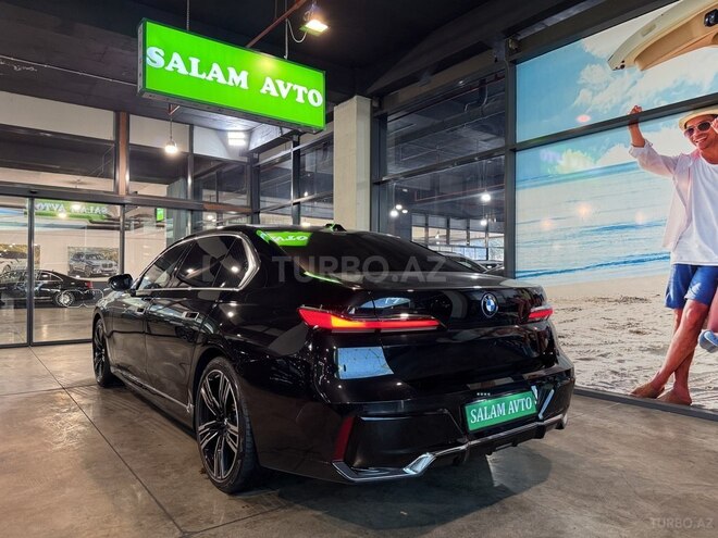 BMW i7-4