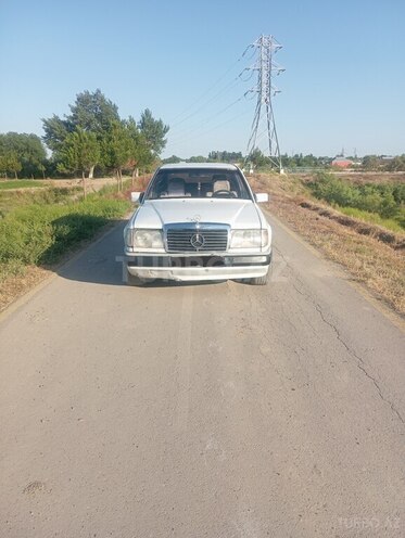 Mercedes E 200 d 1993, 213,000 km - 2.0 л - Şirvan