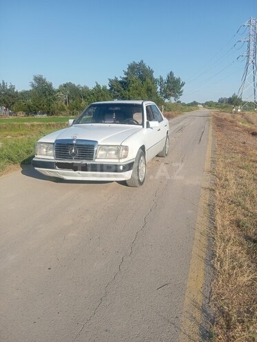 Mercedes E 200 d 1993, 213,000 km - 2.0 л - Şirvan