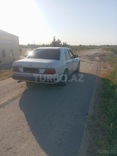 Mercedes E 200 d 1993, 213,000 km - 2.0 л - Şirvan