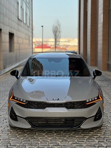 Kia K5-1