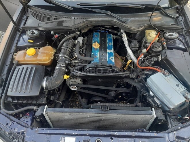 Opel Omega 1995, 200,000 km - 2.0 l - Bərdə