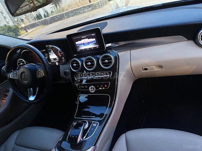 Mercedes C 300 4MATIC 2016, 182,300 km - 2.0 l - Bakı