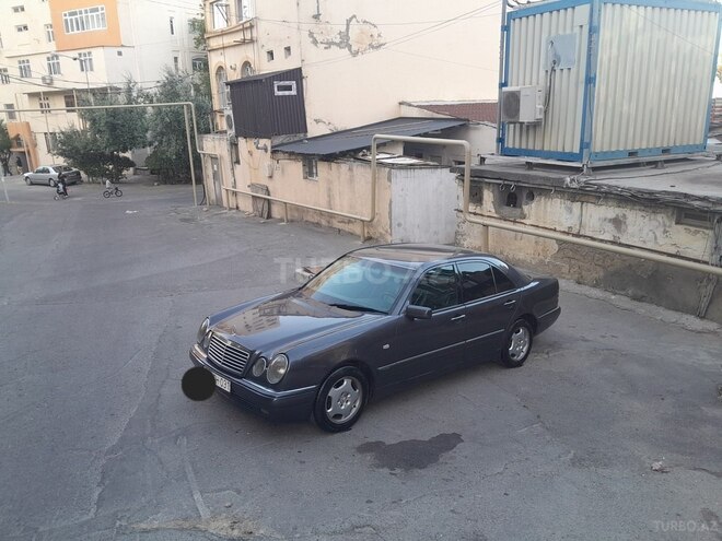 Mercedes E 240 1999, 260,000 km - 2.4 l - Bakı