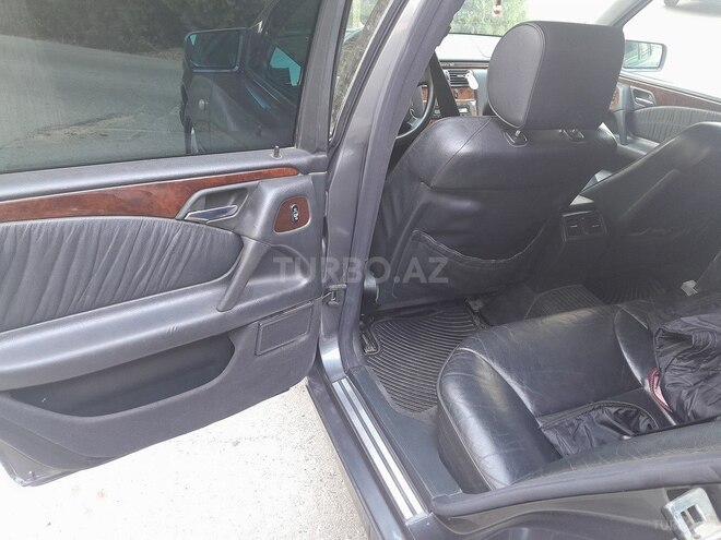 Mercedes E 240 1999, 260,000 km - 2.4 l - Bakı