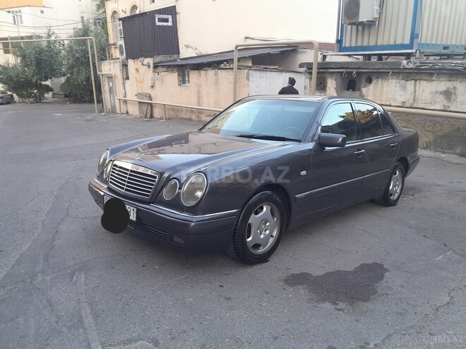 Mercedes E 240 1999, 260,000 km - 2.4 l - Bakı