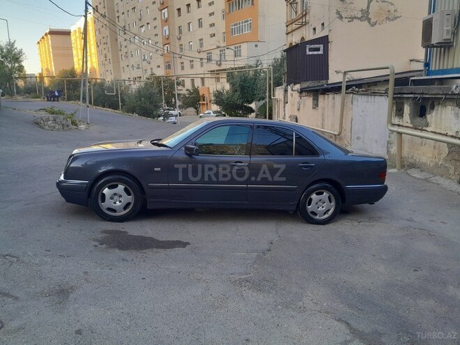 Mercedes E 240 1999, 260,000 km - 2.4 l - Bakı