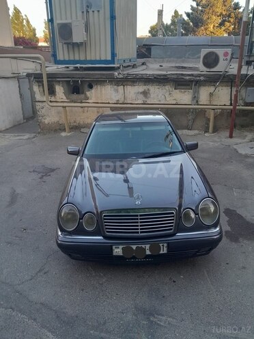 Mercedes E 240 1999, 260,000 km - 2.4 l - Bakı