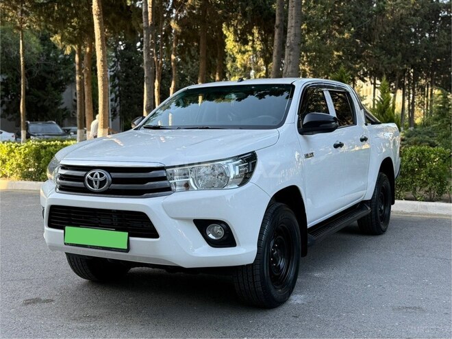 Toyota Hilux 2020, 110,000 km - 2.4 l - Bakı
