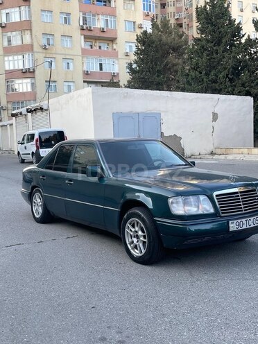 Mercedes E 220 1995, 275,000 km - 2.2 l - Bakı