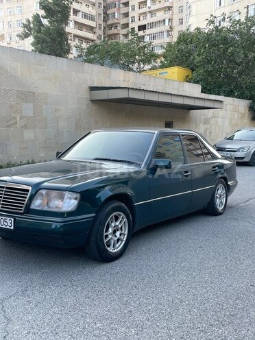 Mercedes E 220 1995, 275,000 km - 2.2 l - Bakı