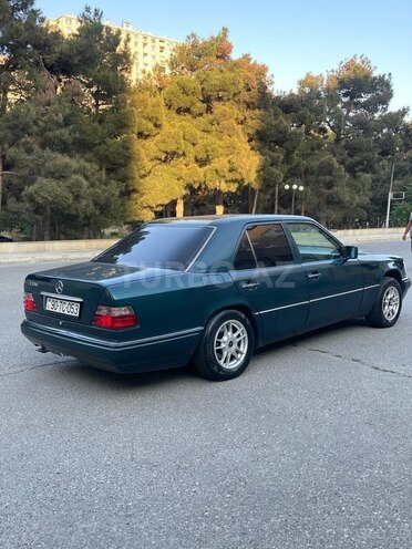 Mercedes E 220 1995, 275,000 km - 2.2 l - Bakı