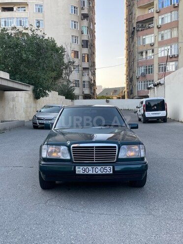 Mercedes E 220 1995, 275,000 km - 2.2 l - Bakı