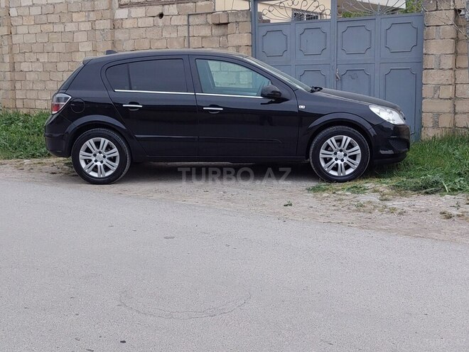 Opel Astra 2009, 150,000 km - 1.4 л - Bakı