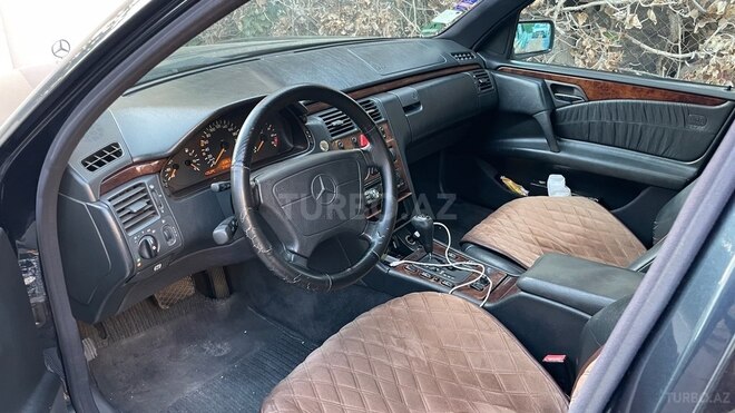 Mercedes E 240 1998, 376,225 km - 2.4 l - Bakı