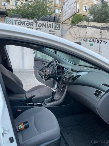 Hyundai Elantra 2014, 175,000 km - 1.8 l - Bakı