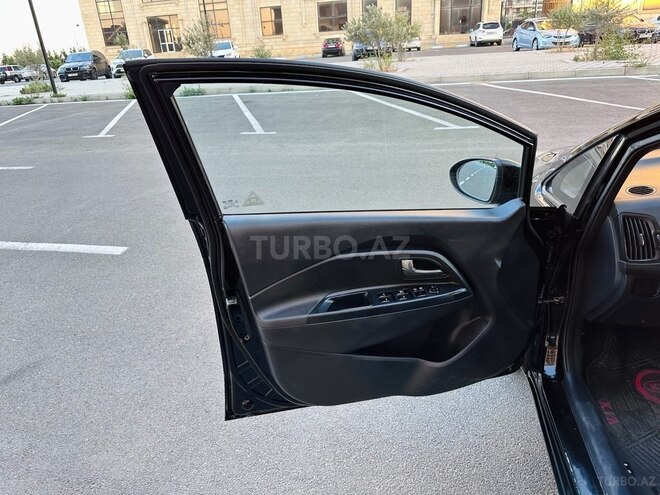 Kia Rio-12