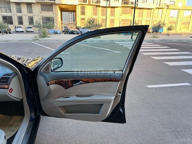 Mercedes E 240 2002, 216,000 km - 2.4 л - Sumqayıt