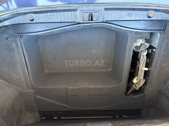 Mercedes E 240 2002, 216,000 km - 2.4 л - Sumqayıt