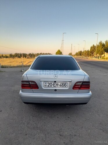 Mercedes E 240 1997, 375,326 km - 2.4 l - Qazax