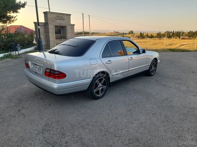 Mercedes E 240 1997, 375,326 km - 2.4 l - Qazax