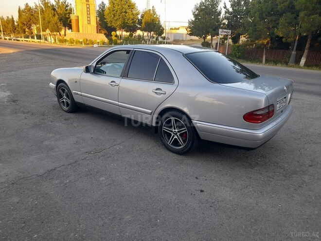 Mercedes E 240 1997, 375,326 km - 2.4 l - Qazax